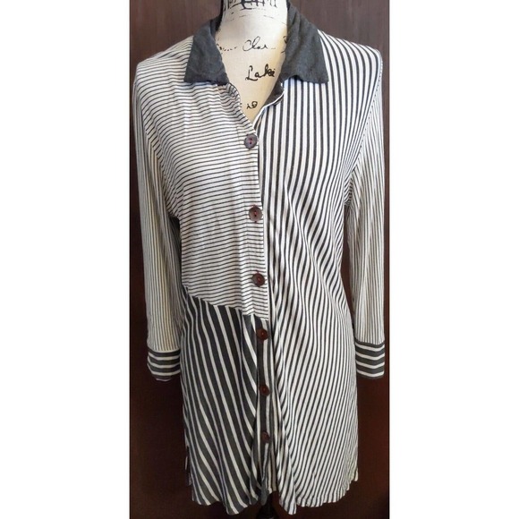 Parsley & Sage Top Tunic Womens Medium Artsy Stripe Button Front Black White - Picture 1 of 5